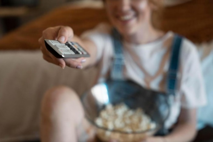 QLED電視是什麼?認識量子點電視優缺點與使用壽命